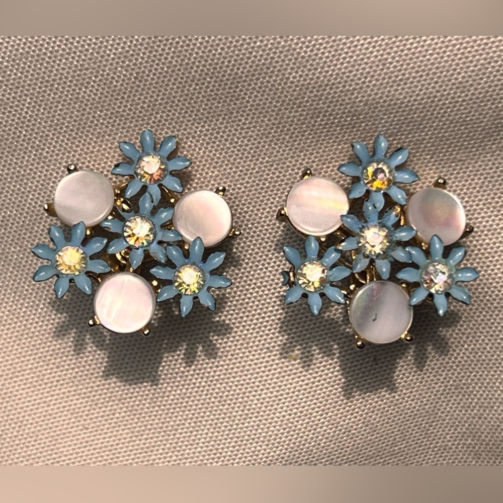 Vintage Coro Flower Clip On Earrings Soft Plastic Aurora Borealis Rhinestone EUC
